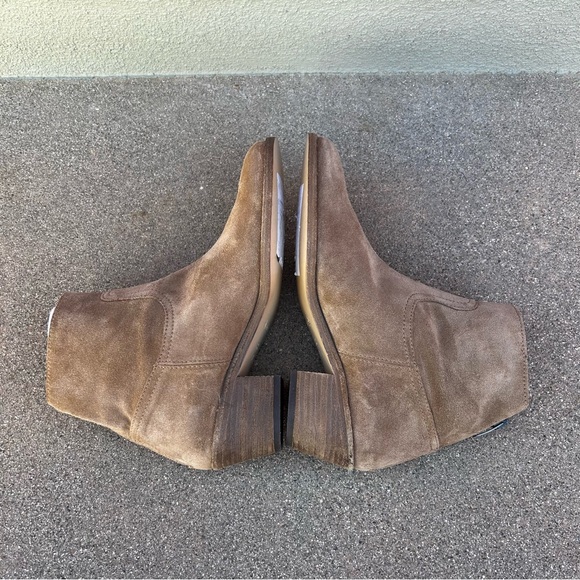$590~ELYSE WALKER LOS ANGELES~Tan Distressed Suede Stacked Heel Bootie~Boot~37/7 - Picture 9 of 14